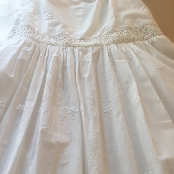 Yumi White Sundress with Lace Hem - Picture 7 of 11